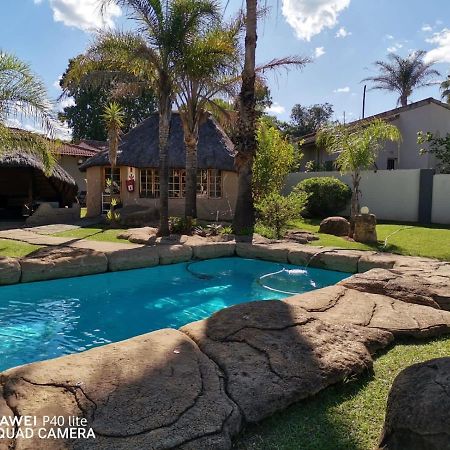 The Outlook Guest House Newcastle Bagian luar foto
