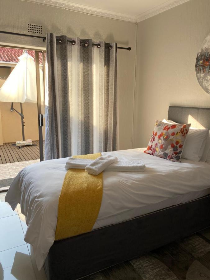 The Outlook Guest House Newcastle Bagian luar foto