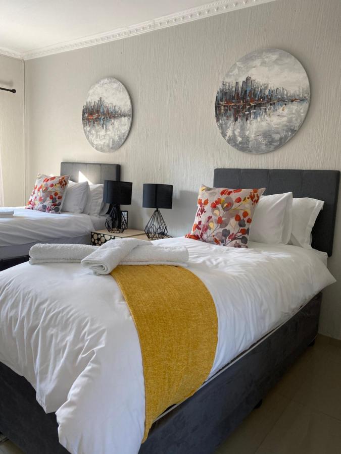 The Outlook Guest House Newcastle Bagian luar foto