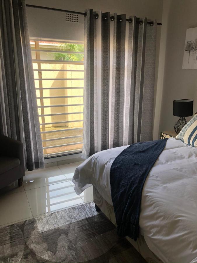 The Outlook Guest House Newcastle Bagian luar foto