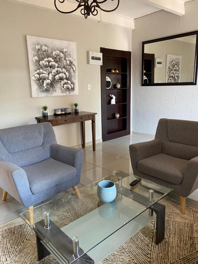 The Outlook Guest House Newcastle Bagian luar foto