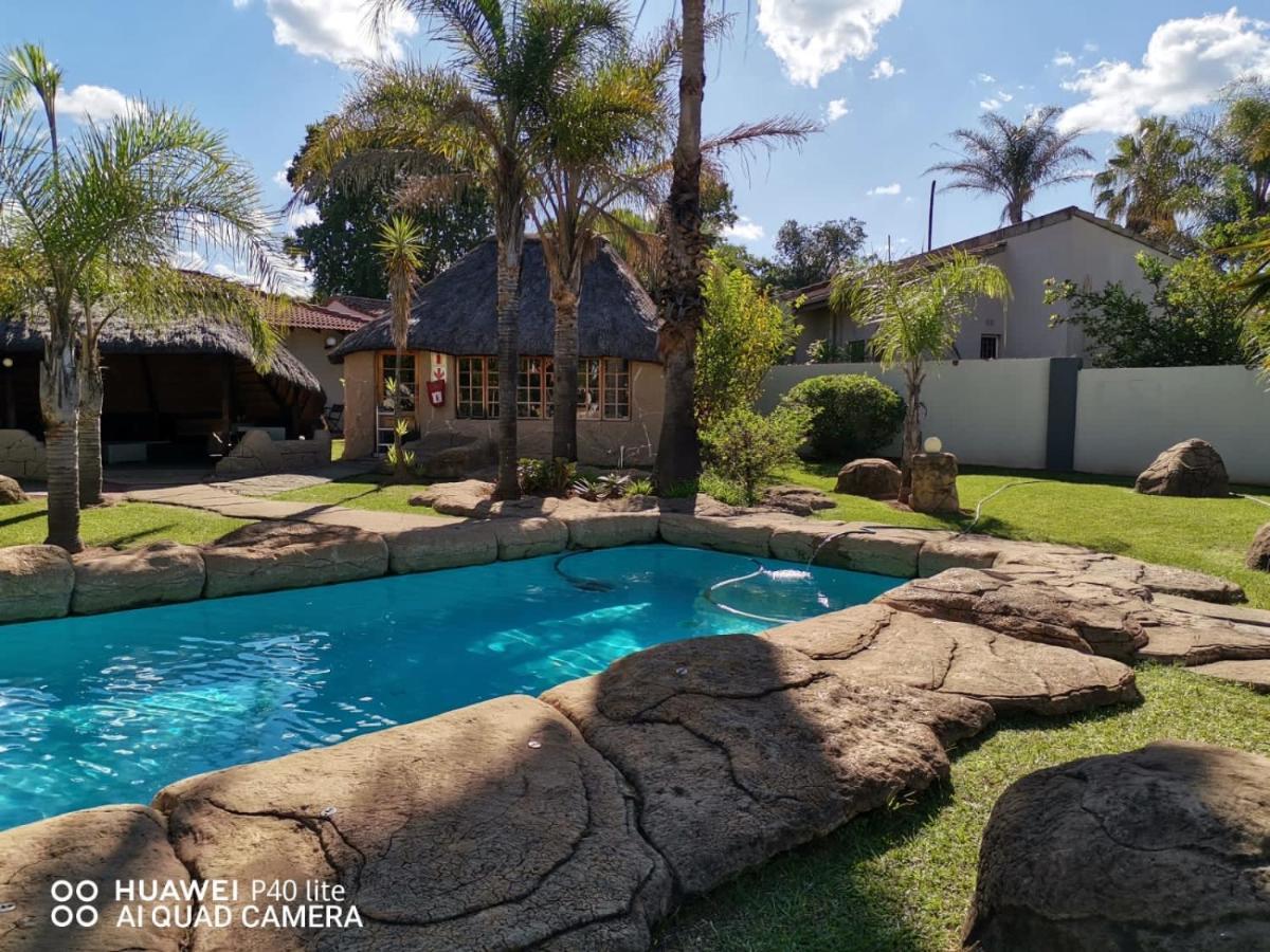 The Outlook Guest House Newcastle Bagian luar foto