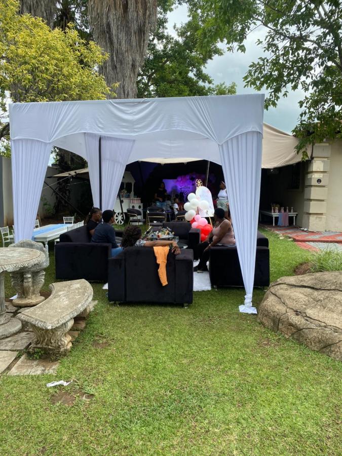 The Outlook Guest House Newcastle Bagian luar foto